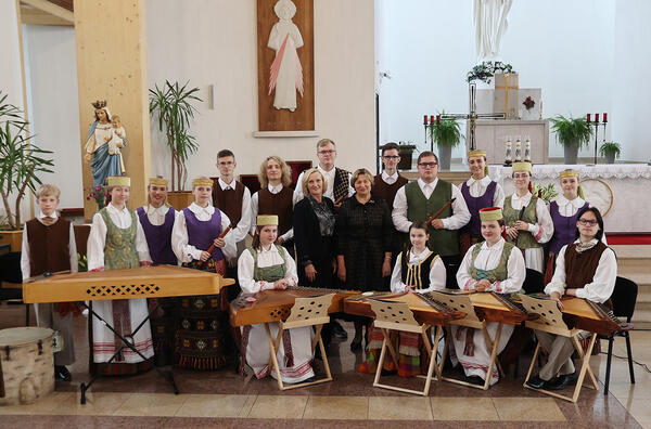 Europäischer Bauernmarkt - Folklore-Ensemble JOVARELIS vom Šiauliai Saulius Sondeckis Gymnasium der Künste