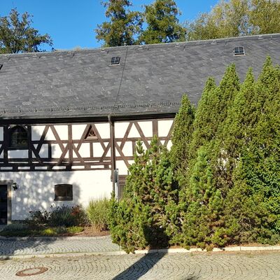 Bild vergr&ouml;&szlig;ern: rekonstruierte Fachwerkscheune