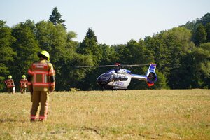 Waldbrand - Hubschrauber im Einsatz
