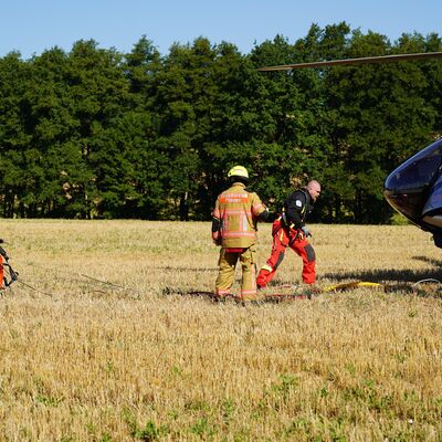 Bild vergr&ouml;&szlig;ern: Waldbrand - Hubschrauber im Einsatz