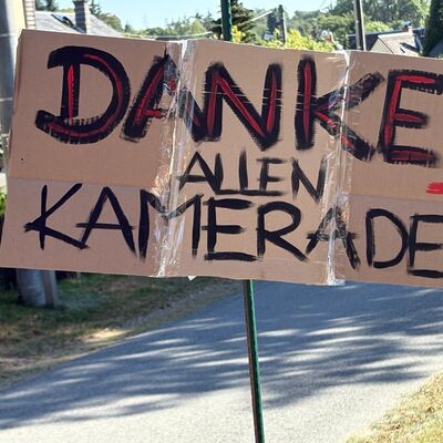 Bild vergr&ouml;&szlig;ern: Danke-Schild an Unterlosaer Stra&szlig;e