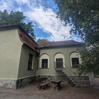 Bild vergr&ouml;&szlig;ern: Hortgeb&auml;ude GS Friedrich R&uuml;ckert vor Sanierung