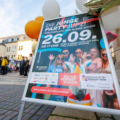 Bild vergr&ouml;&szlig;ern: Junge Party 2026