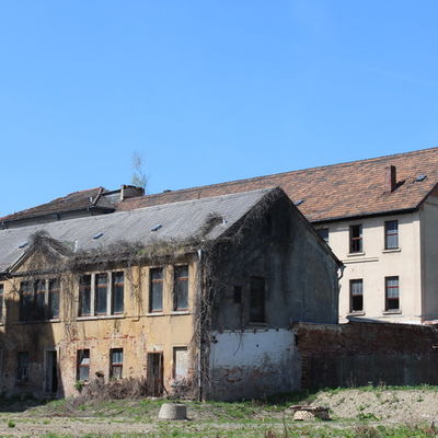 Bild vergr&ouml;&szlig;ern: Blick auf das S&uuml;d- und Nordgeb&auml;ude