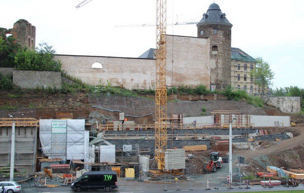 Bild vergrößern: Die Konturen der künftigen Gestaltung der Schlossterrassen sind bereits zu sehen.
