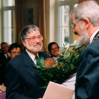 Bild vergr&ouml;&szlig;ern: Lothar Rentsch wurde das Ehrenb&uuml;rgerrecht verliehen