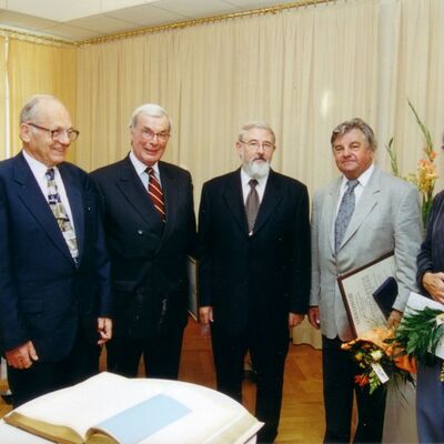 Bild vergr&ouml;&szlig;ern: Rolf Weber +, Christian H. Ohser +, Rolf Magerkord, Werner Jacob, Albrecht Demmig (v.l.)