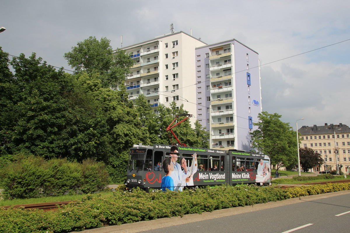 Bild vergrößern: Plauener Straßenbahn am Albertplatz