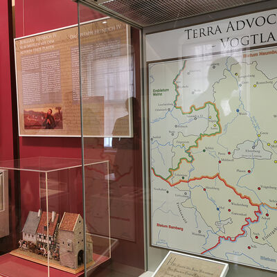 Bild vergrößern: Kartendarstellung im Raum der Vögte im Vogtlandmuseum Plauen