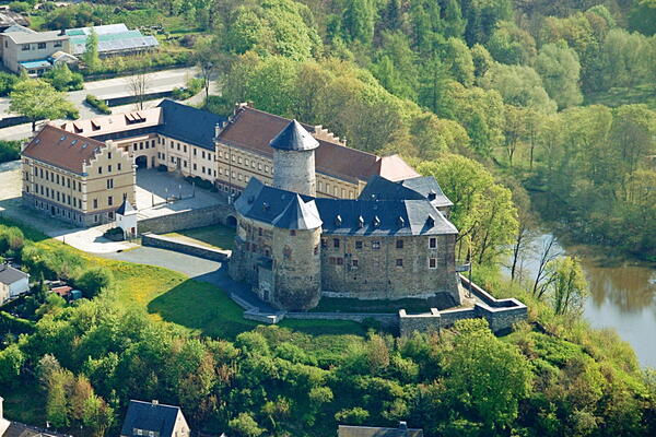 Bild vergrößern: Luftbild von Schloss Voigtsberg