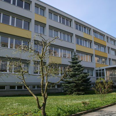 Bild vergrößern: 2013 | Hufeland Oberschule - Eröffnung nach Sanierung