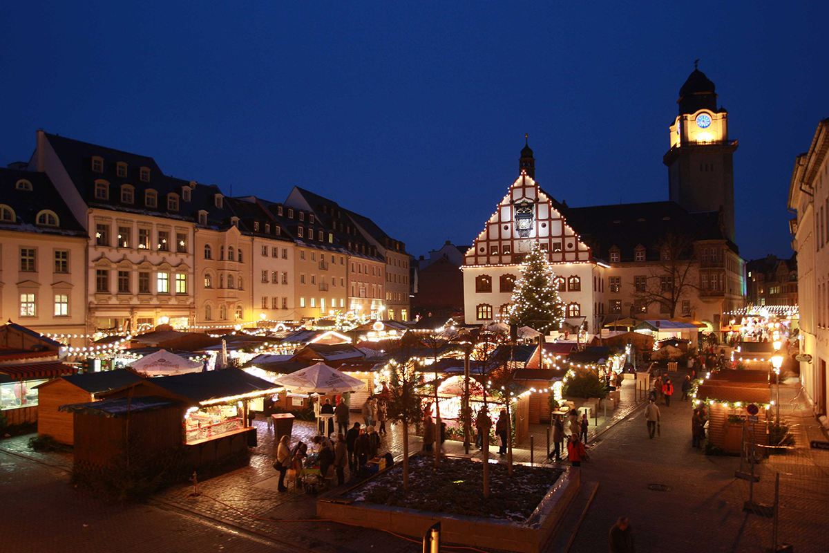 Bild vergrößern: Weihnachtsmarkt auf dem Altmarkt in Plauen