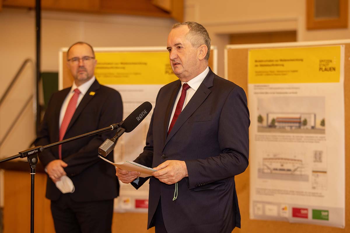 Bild vergrößern: Staatsminister Thomas Schmidt unterstrich die Möglichkeiten, welche sich durch das Modellprojekt zur Städtebauförderung für die Stadt Plauen bieten.