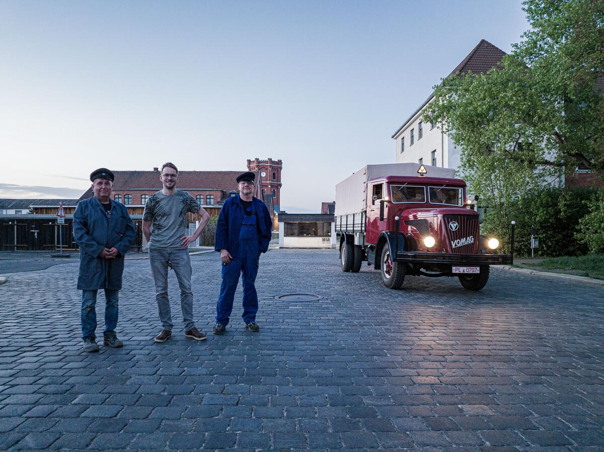 Bild vergrößern: Die VOMAG-Freunde präsentieren ihren wieder aufgebauten VOMAG Lastwagen
