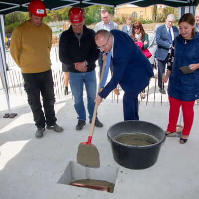 Bild vergr&ouml;&szlig;ern: Grundsteinlegung Sporthalle Lessing-Gymnasium