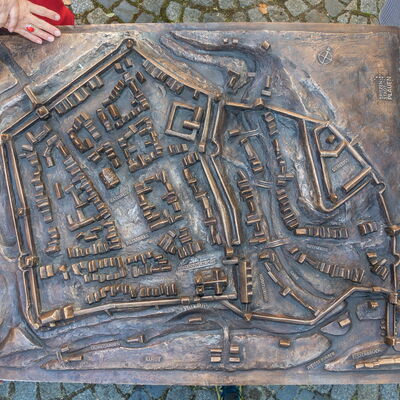 Bild vergrößern: Einweihung Bronzestadtmodell