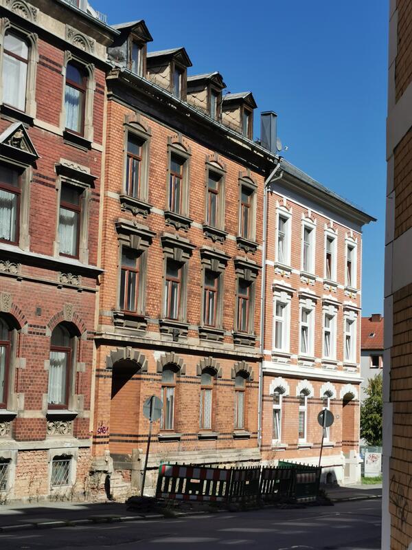 Bild vergr&ouml;&szlig;ern: Geb&auml;ude auf der Langen Stra&szlig;e