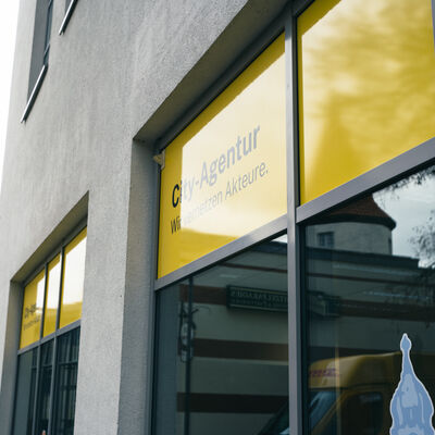 Bild vergr&ouml;&szlig;ern: Au&szlig;enfolierung der City-Agentur