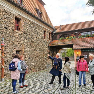 Bild vergr&ouml;&szlig;ern: Reisegruppe am Malzhaus