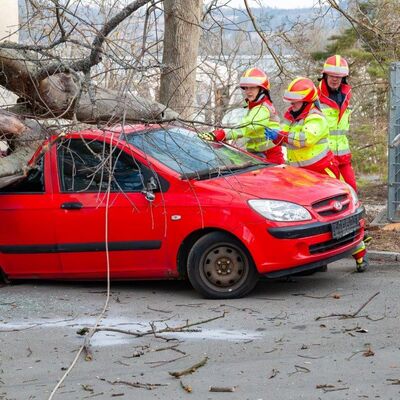 Bild vergr&ouml;&szlig;ern: &Uuml;bung der Feuerwehr Plauen