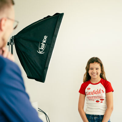 Bild vergr&ouml;&szlig;ern: Fotoshooting mit einem kleinen M&auml;dchen