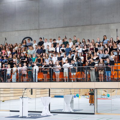 Bild vergr&ouml;&szlig;ern: Dreifeldhalle Lessing Gymnasium -  &Uuml;bergabe an Schule