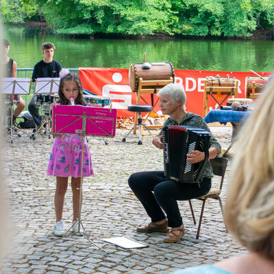 Bild vergr&ouml;&szlig;ern: Musikalischer Parkspaziergang im Stadtpark 2025
