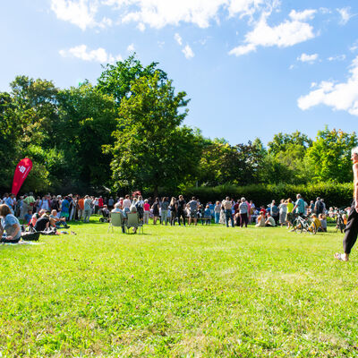 Bild vergr&ouml;&szlig;ern: Musikalischer Parkspaziergang im Stadtpark 2025